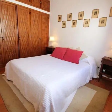 Sleeps 6 T607838 Villa
